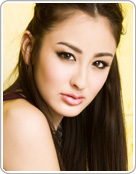 オードリー亜谷香