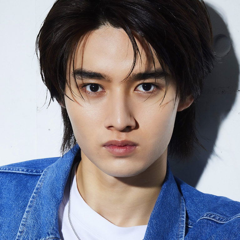 藤岡真威人