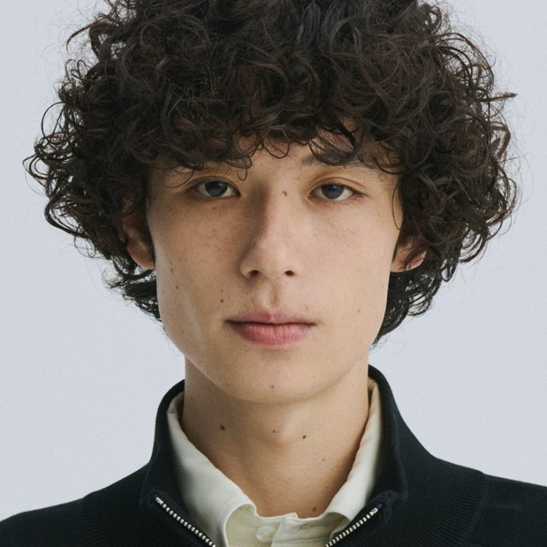 及川意男